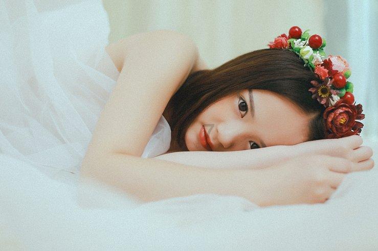 花给女友的钱可以要回来吗?有好几万都是张口像我要的，在就是发现她和我谈恋爱期间已经和别人领了结婚证游戏画面